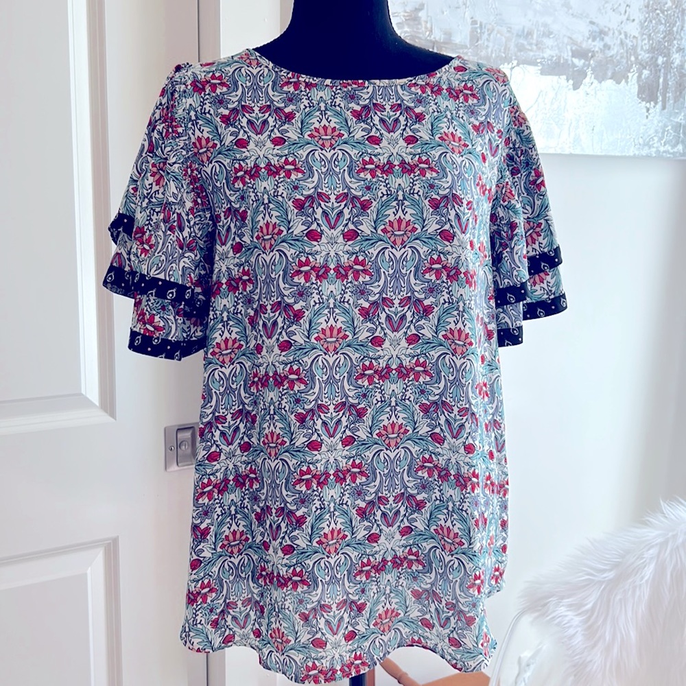 Loft blouse with ruffled sleeves. Size large